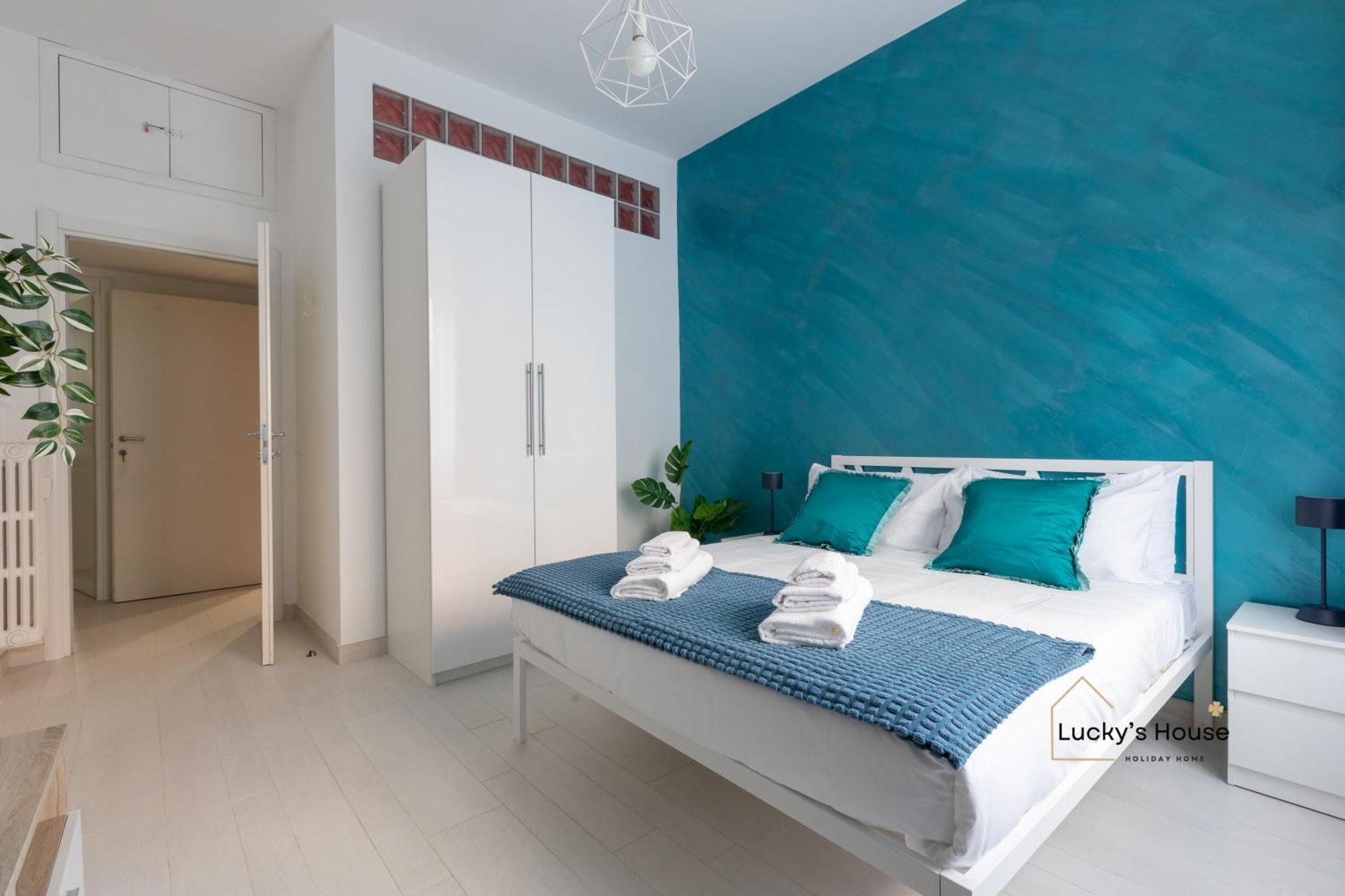 Lucky's House - 400mt To Metro A, 3 Bedrooms, 6-8 Pax, A-c, *
