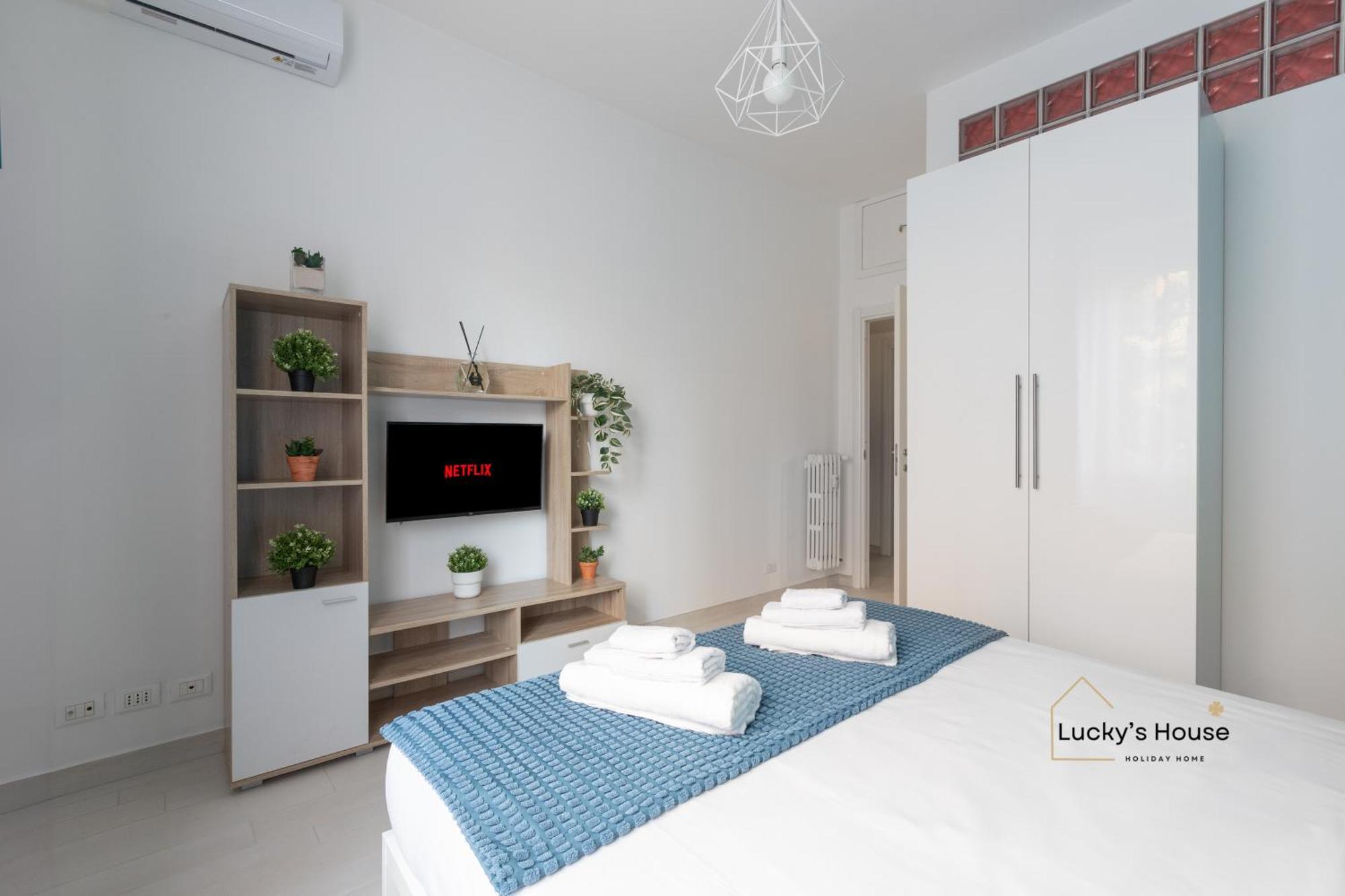 Lucky's House - 400mt To Metro A, 3 Bedrooms, 6-8 Pax, A-c, *