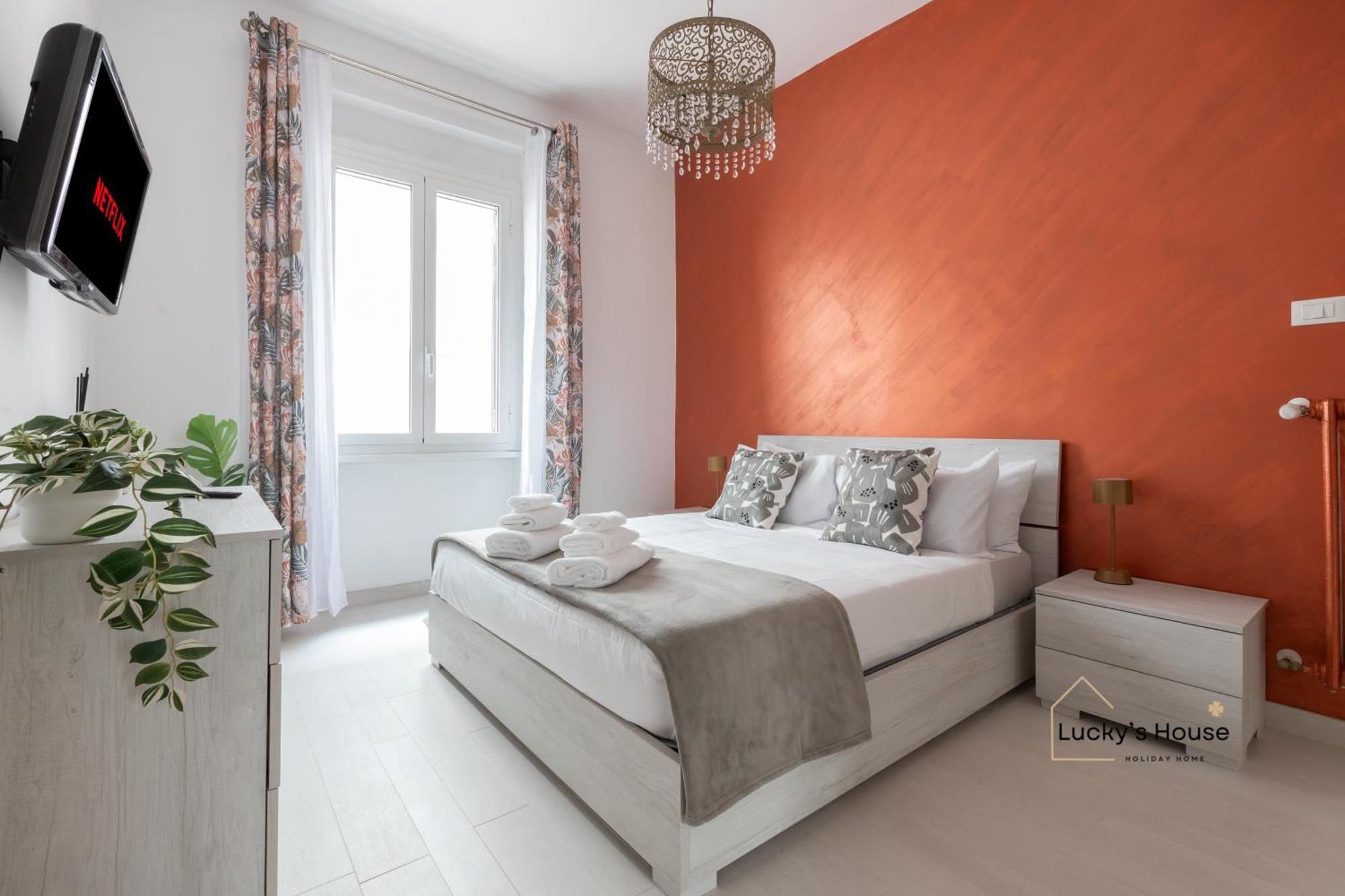 Lucky's House - 400mt To Metro A, 3 Bedrooms, 6-8 Pax, A-c, *
