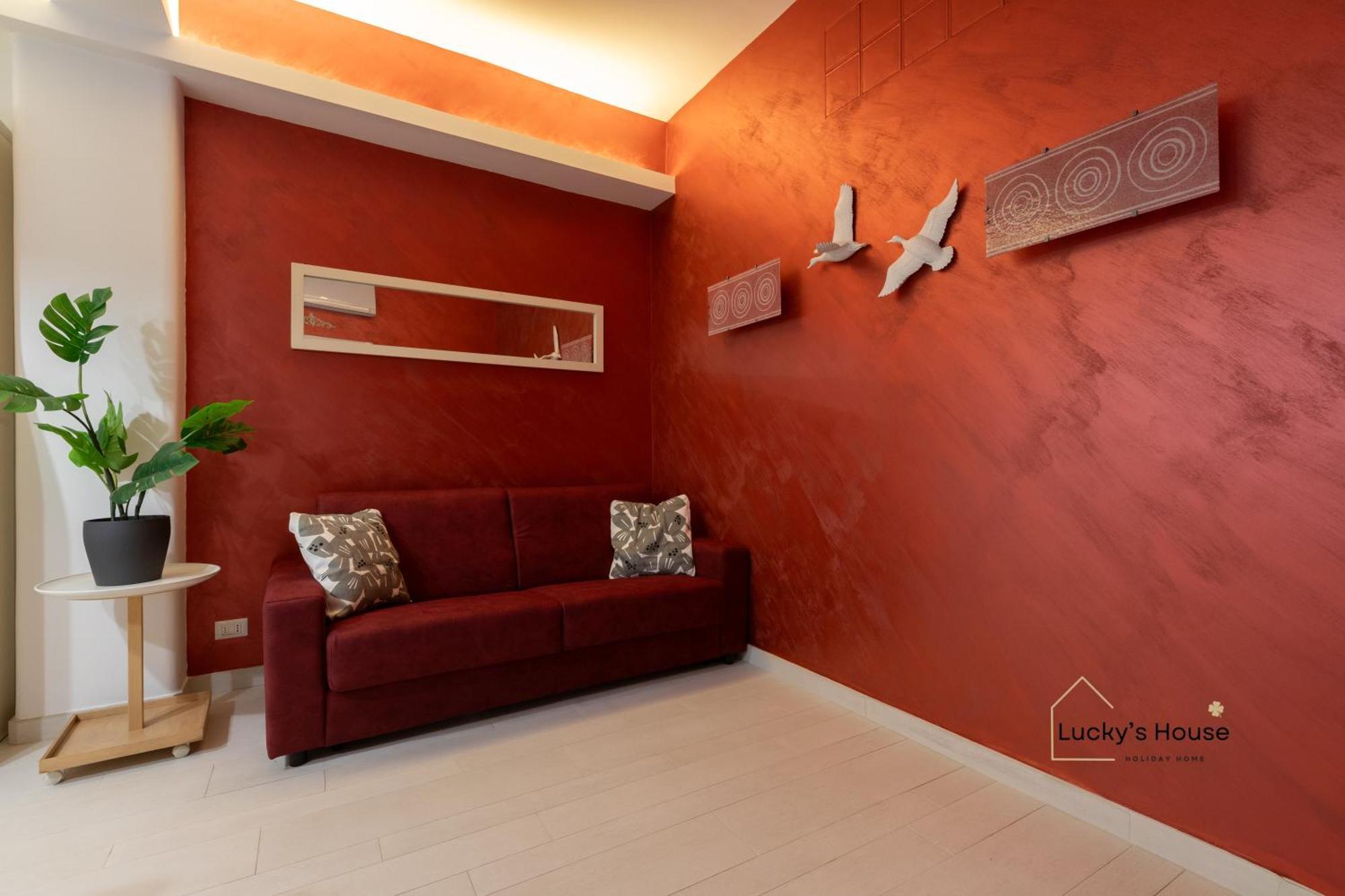 Apartment Lucky's House - 400mt To Metro A, 3 Bedrooms, 6-8 Pax, A-c, Rom