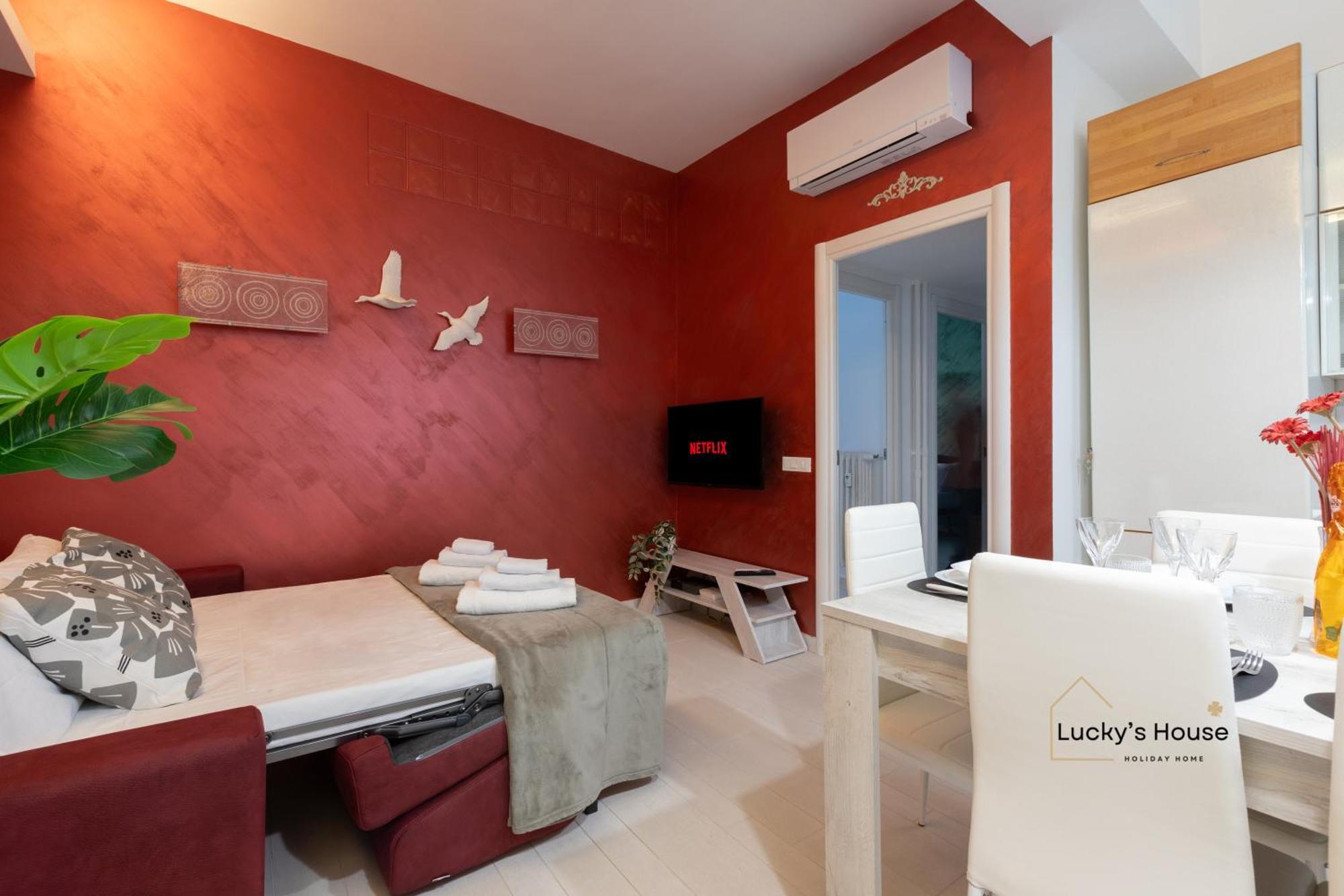 Lucky's House - 400mt To Metro A, 3 Bedrooms, 6-8 Pax, A-c, Rom