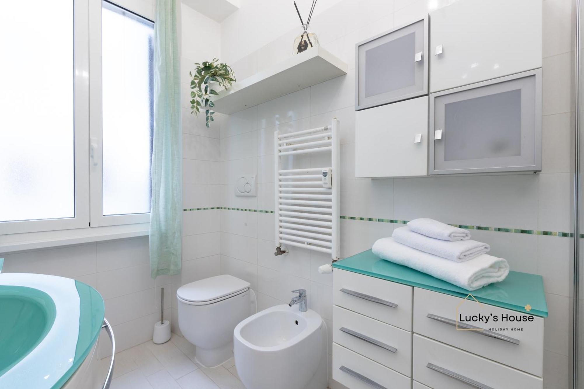 Lucky's House - 400mt To Metro A, 3 Bedrooms, 6-8 Pax, A-c, Apartment *