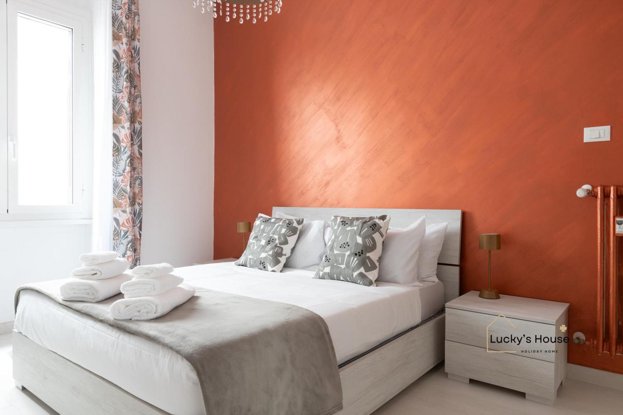 Lucky's House - 400mt To Metro A, 3 Bedrooms, 6-8 Pax, A-c, Rom
