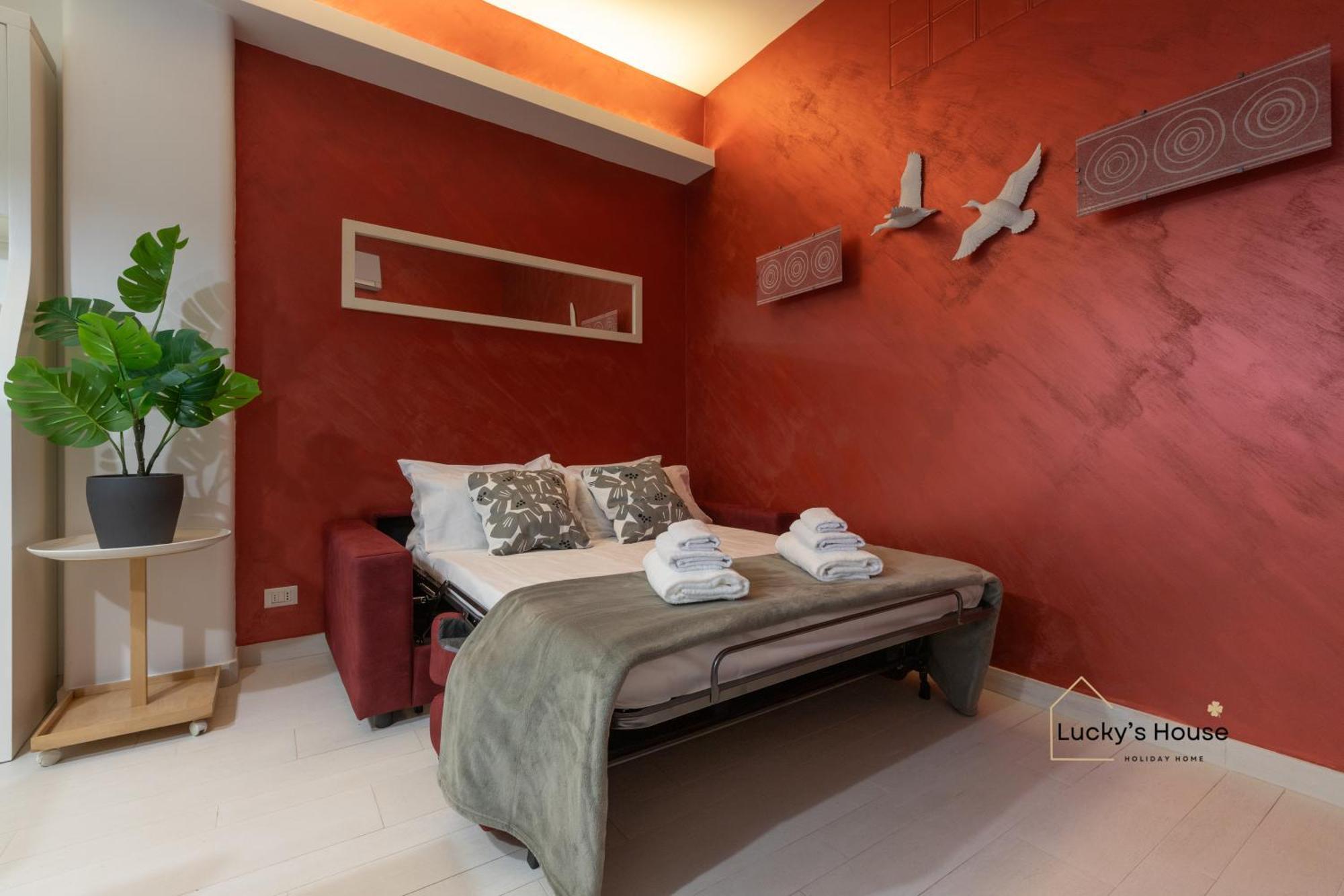 Lucky's House - 400mt To Metro A, 3 Bedrooms, 6-8 Pax, A-c, *